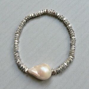 Elegant Silver and Pearl Bracelet